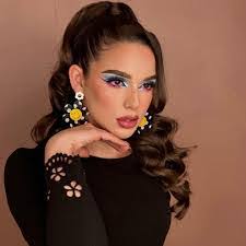 Katy Leon's Instagram, Twitter & Facebook