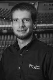 Curtis.Biggs.BW_1.jpg?v=1735942281&width=1500