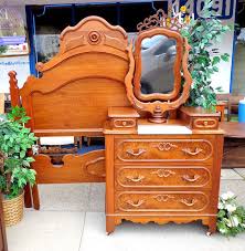 Early American Full Size Platform Bedroom Set Platform Bedroom Sets Furniture Used Office Furniture