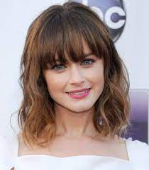 30 kurze haare mit pony frauen stylen 2019 2020 wavy bob hairstyles short hair with bangs hairstyles with bangs