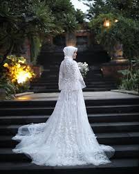 Jul 30 2020 explore ayu lil princess s board baju nikah followed by 1025 people on pinterest. 20 Inspirasi Gaun Pernikahan Untuk Calon Pengantin Muslimah Bridestory Blog