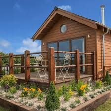 Set on a picturesque golf course, the lodges are attractively furnished with a private hot tub on the deck. This New Holiday Park With Hot Tubs And Luxury Log Cabins Has Just Opened In East Yorkshire Hull Live