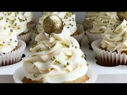 كريمة الزبدة الرهيبة مع نصائح ثمينة يجب احترامها Youtube Food Mini Cupcakes Desserts