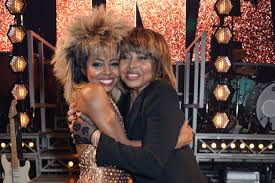 Тина тёрнер (tina turner), урождённая анна мэй буллок (anna mae bullock). Tina Turner Makes First Red Carpet Appearance In 5 Years To Support Musical About Her Life Entertainment Tonight