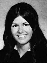 Carolyn Mountain's Instagram, Twitter & Facebook