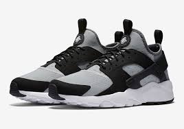 All Black Bo Jackson Sneakers Nike Huarache Ultra Bo Jackson Sneakernews Com Nike Air Huarache Ultra Black Nike Shoes Nike Air Huarache