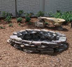Dig out the soil around the fire pit to a depth of about 2 to 4 inches, removing all the dead plants and grass. 75 Beautiful Mulch Landscaping With A Fire Pit Pictures Ideas July 2021 Houzz