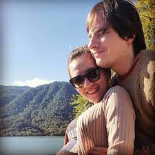 El título refiere precisamente al mate, un compañero de momentos y buena costumbre, que une a los pueblos del sur del continente, señala el. Nahuel Pennisi Mi Amor Hoy Es Tu Cumpleanos Y Eso Hace Que Este Dia Sea Especial Para Mi Desde Que Te Conoci Cambiaron Mis Dias Mi Vida Tiene Otro Sentido