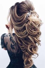 There have been other styles, such as the eton crop (a more extreme take on the short crop), and short layers. Half Up Half Down Prom Hair Trendy Hairstyles For An Awesome Look