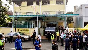 Tujuh suspek kes kebakaran pusat tahfiz darul quran ittifaqiyah, akan didakwa di mahkamah hari ini perkara itu disahkan. Addin Tragedi Kebakaran Pusat Tahfiz Kerana Nila Setitik
