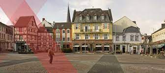 In euskirchen (innenstadt) ist bis zum nachmittag der himmel bedeckt, die sonne ist nicht zu sehen bei temperaturen von 15 bis 21°c. Euskirchen De Kreisstadt Euskirchen