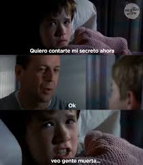 Un día como hoy, hace 23 años, se estrenaba por primera vez en cines  #ElSextoSentido de M. Night Shyamalan.