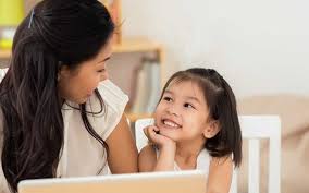 Nên nói gì khi con gào khóc và thắc mắc vì sao bố mẹ phải đi làm?