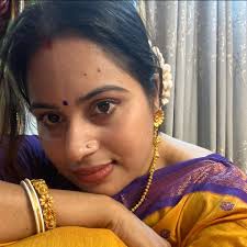 আমার ঠাকুমা ,দিদা,দাদু আজ থাকলে হয়তো আমিও সবচেয়ে সুখি মানুষ থাকতাম। খুব  দ্রুত আমি এই মানুষ গুলোর ভালোবাসা হারিয়েছি! ভিডিওটা কতবার ...