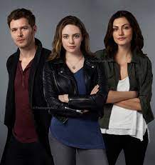 Hope mikaelson goes to hogwarts. Klaus Hayley Und Hope Vampire Diaries Wiki Fandom
