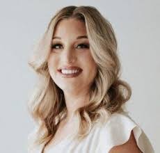 Tori Royster's Instagram, Twitter & Facebook