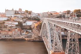 Porto is famed for the production of port wine, which is matured in the vast cellars that stretch along the banks of the mighty douro river. Highlights Van Porto Noord Portugal Portugal Little Wanderbook