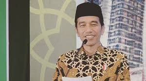 Ia lahir di surakarta, jawa tengah, 21 juni 1961, dari pasangan noto mihardjo dan sujiatmi notomiharjo. Jokowi Biografi Profil Lengkap Kepogaul