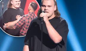 Things turned nasty on the voice australia on sunday night. The Voice Australia Contestant Adam Ludewig 16 Wins Fans With His Mullet Daily Mail Online
