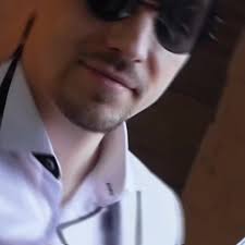 צדיק, גם אתה מרגיש שאתה צריך איזה #חיזוק? עכשיו אתה כבר יודע לאן לפנות.  לבירור הסניף הקרוב כנסו http://einit-optics.co.il/ או חייגו 02-5002050  תסריט וקריאייטיב: קשר אר-אל צילום: Yaakov Lederman עריכת וידיאו: Michael