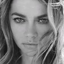 Home sweet home🏡 Flew back from Toronto. A whirlwind shoot, long  days,different locations. Love my job, love meeting new people & working