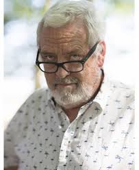 Ernst daniël smid groeide op in twente in een groot gezin met negen kinderen. Zanger En Presentator Ernst Daniel Smid Liefde Moet Je In Je Gezicht Slaan Anbo