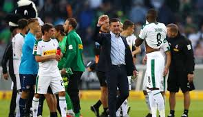 Rund um das heimspiel gegen die fohlen bietet die faninitiative augsburg calling ein programm für die fans beider mannschaften an. Fc Augsburg Gegen Borussia Monchengladbach Heute Live Im Tv Livestream Und Liveticker