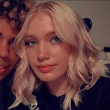 Todd Bricker and Holly Watson's Wedding Website