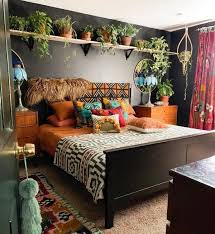 Plants can change the space, even the bedroom. Boho Innendekoration Boho Schlafzimmer Schlafzimmer Dekor Zimmerpflanzen Wohnzimmer Int Eclectic Bedroom Trending Decor Bohemian Bedroom Decor