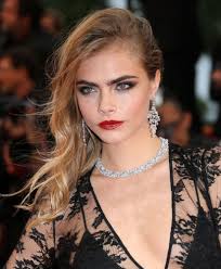 Chloe ve poppy adlı ablaları olan delevingne'in annesi pandora anne. Cara Delevingne Moviepedia Wiki Fandom