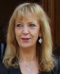 Mme Dominique Lang