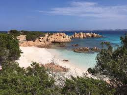 La maddalena'da yer alan case vacanza marginetto mare, 50 metre uzaklıktaki marginetto plajına doğrudan erişime sahiptir. La Spiaggia Rosa Di Budelli Picture Of Fil Rouge Sail La Maddalena Tripadvisor