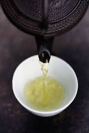 7 Healthy Reasons To Have A Cup Of Green Tea The Chinois The Vert Et Ceremonie Du The