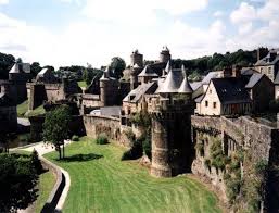 Ouvert tous les soirs du samedi au jeudi à partir de19h45. Ville De Fougeres Photos Facebook