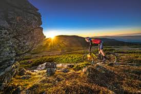 Maxime de 38 de grade și discofort termic; Ghost Training With A Racing Drone Vlad Dascalu In Europe Mountain Bike Action Magazine