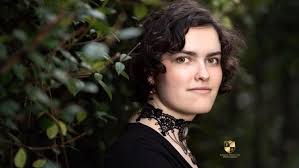 Over 25+ years ago, I graduated from high school. Recently, my high school  classmate, Casey Foreman Briseno, asked me to capture her daughter's senior  pictures. How cool is that?? Chloe was such