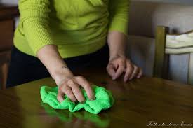 Basta organizzarsi e non accumulare le faccende domestiche. Come Pulire Casa E Profumare Con Un Segreto Vetri Mobili E Pavimenti