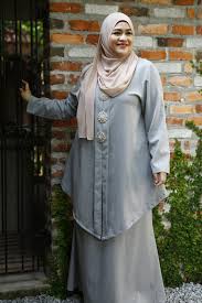 Peplum baju yang saya buat ini berbahan batik printing dengan pola lingkaran. Baju Raya Trend Terkini Mis Claire Untuk Wanita Plus Size Malaysia Ayue Idris