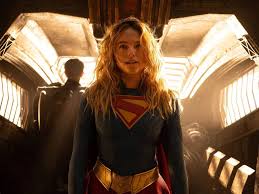 'Oppenheimer', de Nolan, e 'Supergirl': o que ver na TV e no streaming nesta segunda