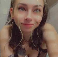 How to remove Darth Maul's mask from a sim in Sims 4?