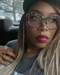 Marci Rodgers's Instagram, Twitter & Facebook