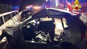 Ultime news, foto e informazioni su incidente su autostrada a1. Cinghiali In Autostrada Grave Incidente Sulla A1 Un Morto E 10 Feriti La Repubblica