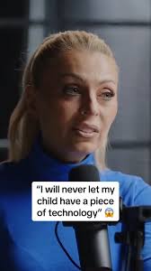 Secret service agent reveals her children won't have a piece of technology  🤯 #podcast #phone #technology #SecretService #parenting