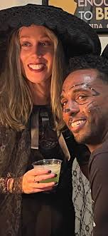 Vicki Bellis-Brouk ,Real Estate Salesperson