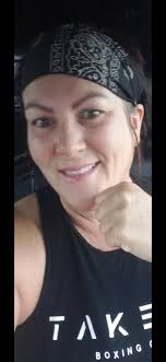 Y'all ain't been to the gym all year, come in the first day ego lifting,  now you over here hollering for an ambulance 🙄🙄😒