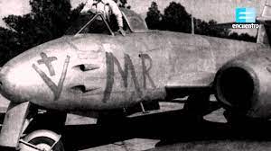 Ernesto adradas era un joven teniente de la fuerza aérea cuando combatió contra los aviones que atacaban la plaza de mayo en 1955. A 60 Anos Del Bombardeo De Plaza De Mayo Canal Encuentro Hd Youtube