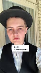 #SeeHerGreatness #VozDosCriadores #lesbian #masc #butch #1920s #vintage  #vintagefashion #edwardian #peakyblinders