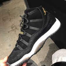 The silhouette and jumpman are thanks to tinker hatfield, who designed the shoe and included michael jordan's other request as well: Jordans 11 Black And Gold Buy Clothes Shoes Online