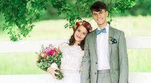 Mary kate robertson was born on monday and have been alive for 9,071 days , mary kate robertson next b'day will be after 1 months, 30 days , see detailed result below. After Two Years Of Marriage Mary Kate Robertson Admits She Doesn T Know What The One Means Country Rebel