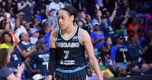 Chennedy Carter Rips Caitlin Clark's Skills and Defends Angel Reese amid  Viral Videos | News, Scores, Highlights, Stats, and Rumors | Bleacher Report